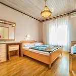Apartament Dusan *