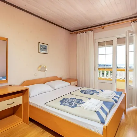 Dusan Apartman Banjol