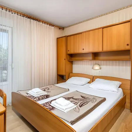 Dusan Apartment Banjol