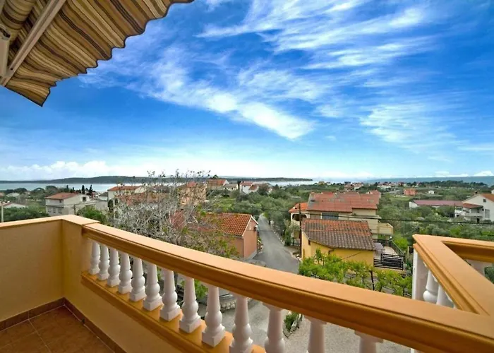 Dusan Apartment Banjol