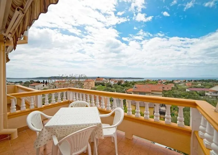 Dusan Apartment Banjol